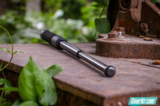 黑色游龙 弘安保罗战术轻羽甩棍“黑羽”全面测评