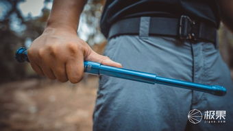 能装进骑行包内的甩棍 弘安保罗烧蓝全钢版锋芒陀螺甩棍使用感